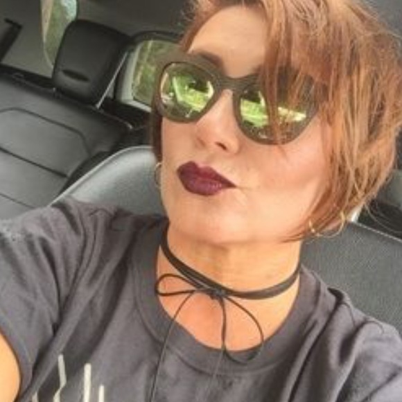 Meet your Posher, Gigi - Picture 2 of 2